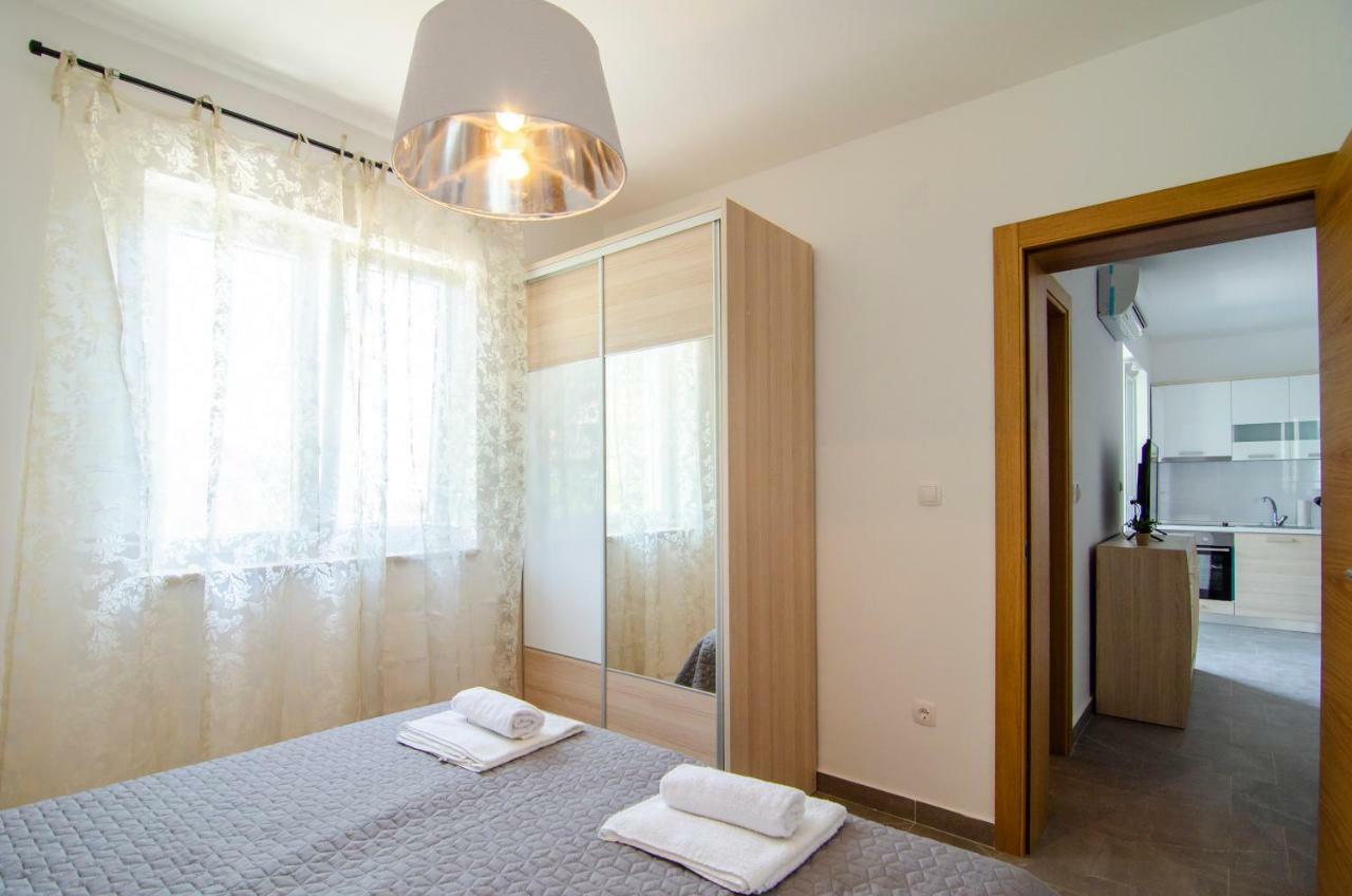 Apartments Sara 3 Bol Dış mekan fotoğraf